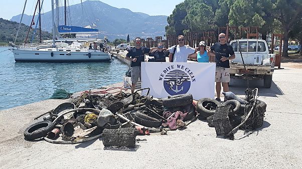 Καθαρισμός βυθού στην Επίδαυρο από την ομάδα We Dive We Clean Καθαρισμός βυθού στην Επίδαυρο από την ομάδα We Dive We Clean