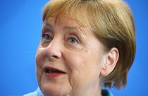 Merkel garante estar "bem" após nova crise de tremores