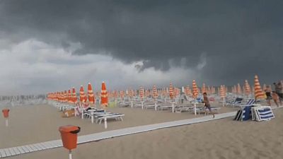 Ιταλία: Ισχυρή καταιγίδα με υδροστρόβιλο