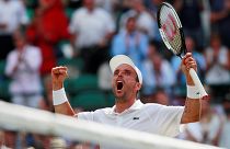 لاعب التنس الاسباني روبرتو باوتيستا خلال مباراة ضد الأرجنتيني جيدو بيا في ويمبلدون 10 يوليو