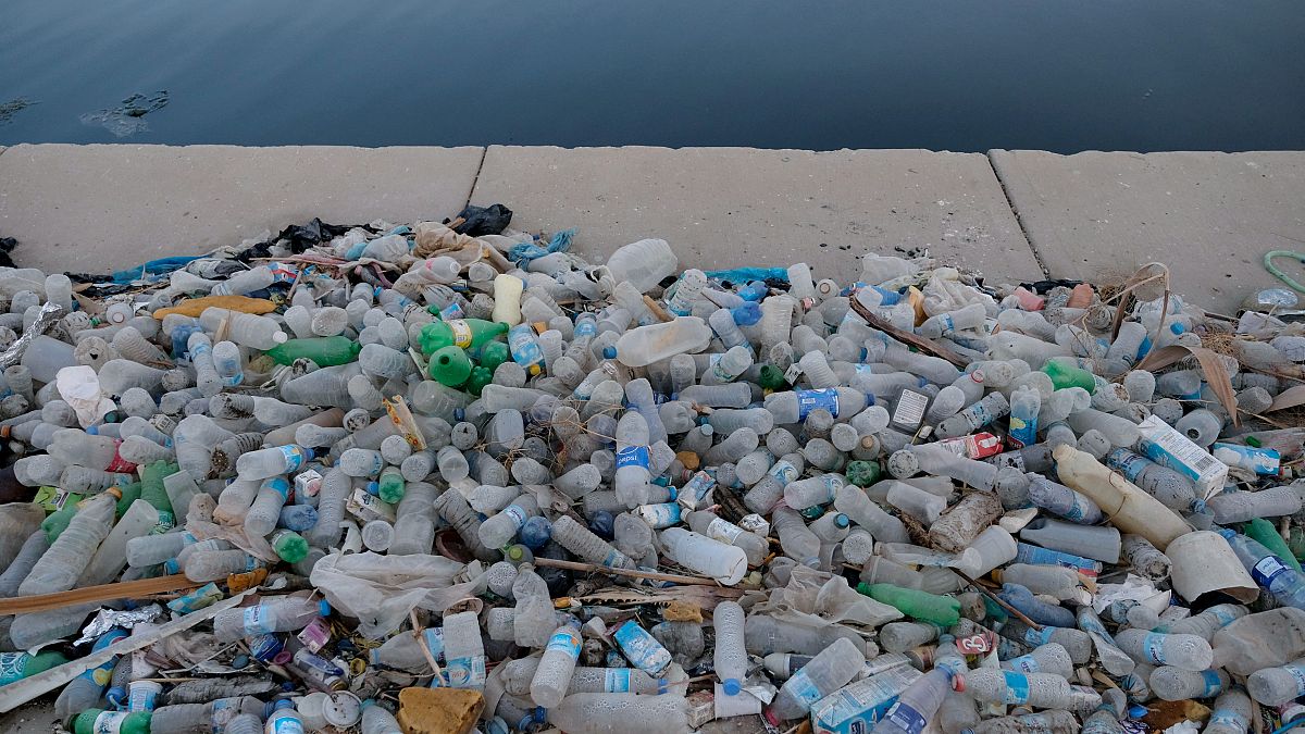 Fizetnek a halászoknak Görögországban a kifogott műanyagszemétért