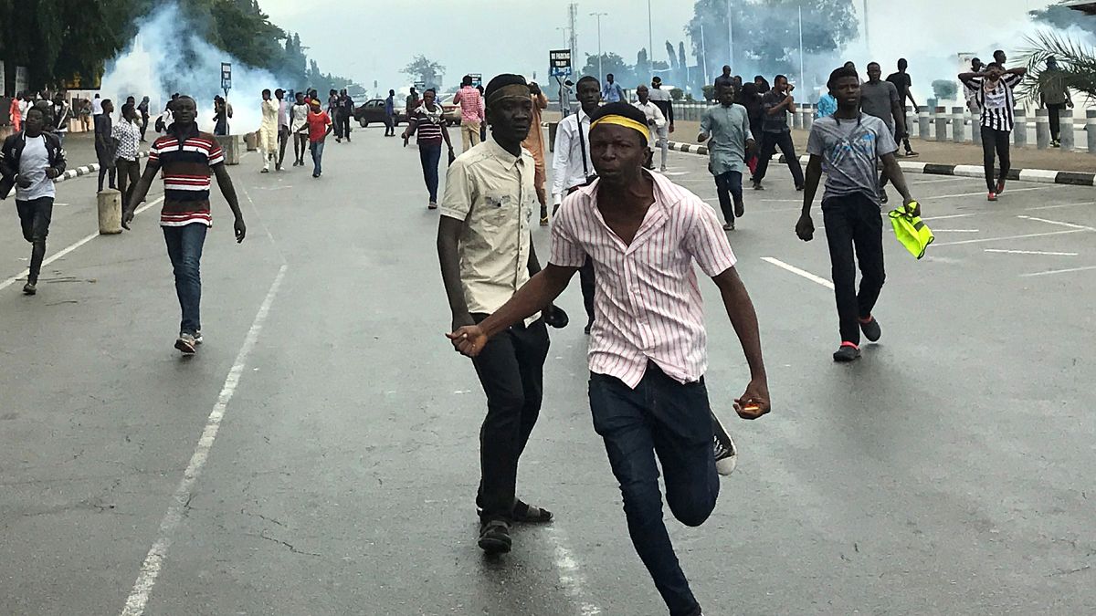 الشرطة النيجيرية تطلق الرصاص الحي خلال احتجاج للشيعة في أبوجا وتعتقل عشرة