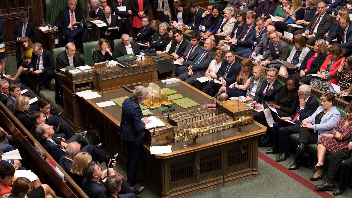 رئيسة الوزراء البريطانية تيريزا ماي تلقي كلمة في مجلس العموم 