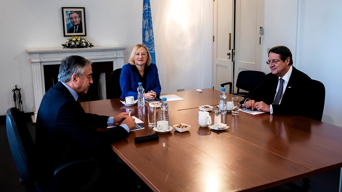 Mε κλήση μεταξύ Αναστασιάδη-Ακιντζί η έναρξη του ΜΟΕ για την τηλεφωνία