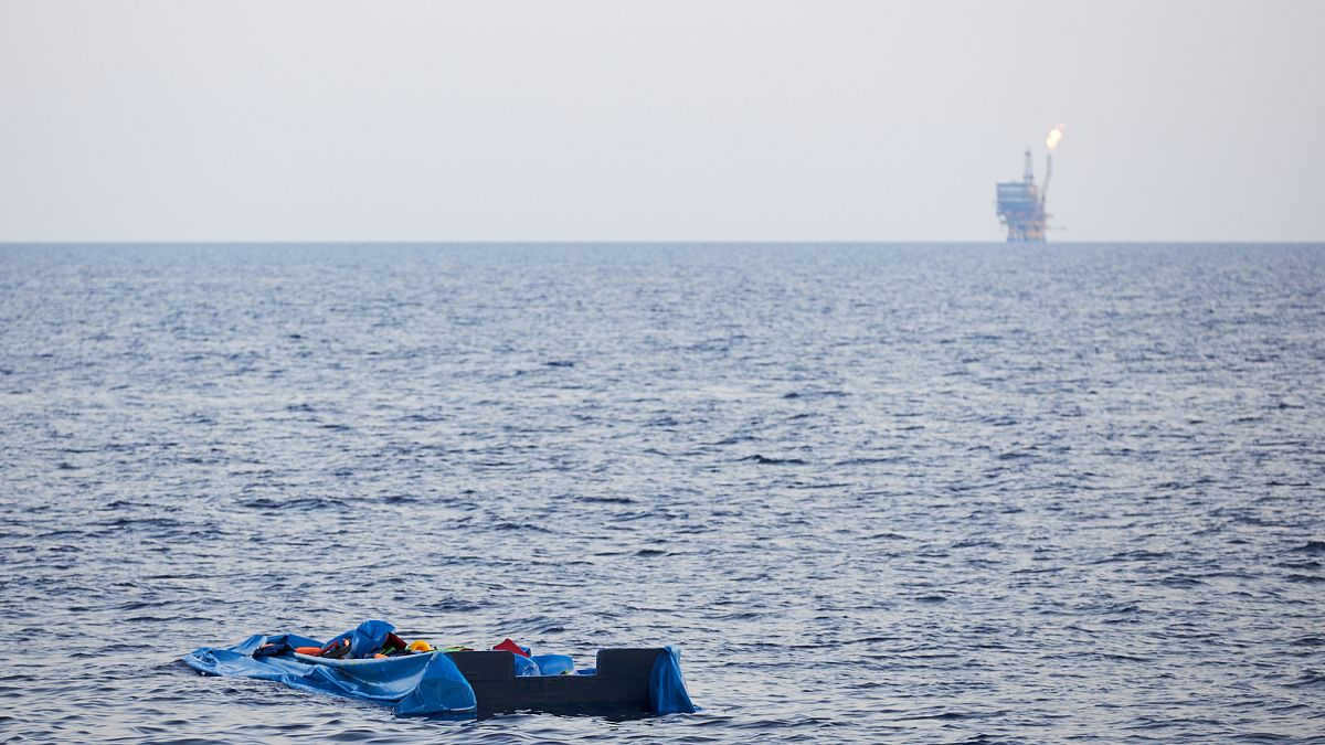 Tunus açıklarında batan göçmen teknesinde ölü sayısı 58'e yükseldi
