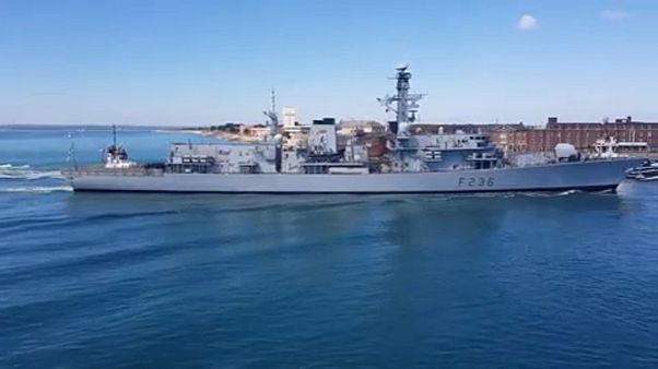 Navios da marinha britânica em alerta máximo Navios da marinha britânica em alerta máximo