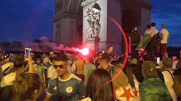 Vitória da Argélia gera onda de violência em França Vitória da Argélia gera onda de violência em França
