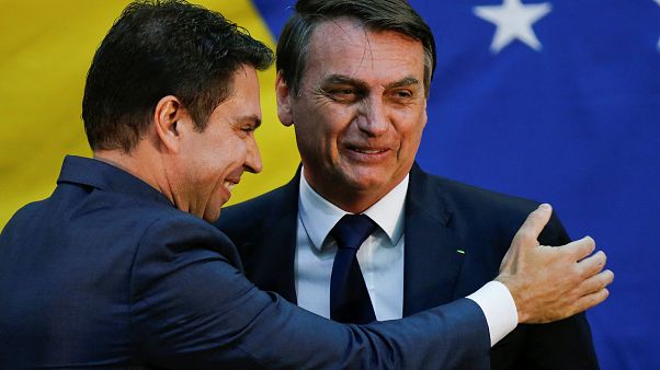 Brezilya Cumhurbaşkanı Bolsonaro oğlunu ABD Büyükelçisi yapmaya hazırlanıyor Brezilya Cumhurbaşkanı Bolsonaro oğlunu ABD Büyükelçisi yapmaya hazırlanıyor