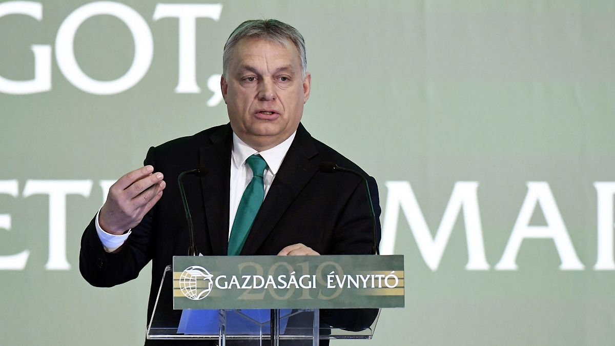 "Magyarok vagyunk, dörzsöltek vagyunk" - mondta Orbán szokásos pénteki rádióinterjújában