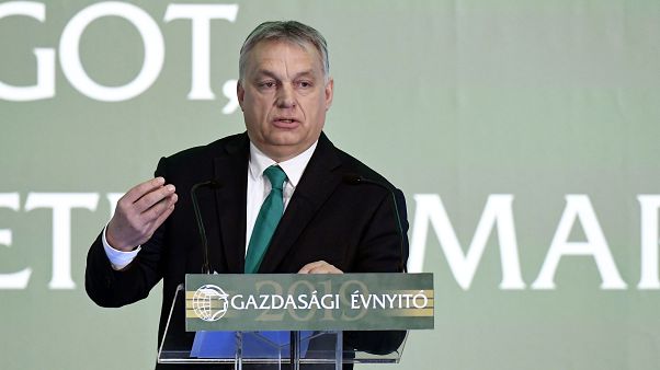 "Magyarok vagyunk, dörzsöltek vagyunk" - mondta Orbán szokásos pénteki rádióinterjújában "Magyarok vagyunk, dörzsöltek vagyunk" - mondta Orbán szokásos pénteki rádióinterjújában