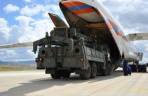 S-400 Füze Savunma Sistemi malzemelerini taşıyan 7. uçak Mürted Hava Meydanı'na indi