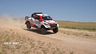 Oriol Mena gana la sexta etapa del Silk Way Rally