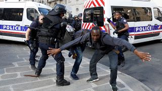 'Gilets Noirs' protesters occupy Pantheon in Paris over migrant rights