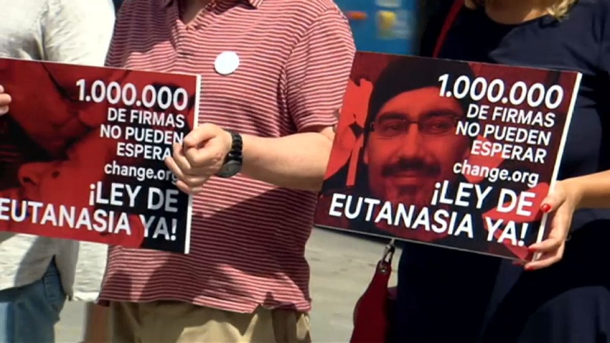 Llegan al Congreso español un millón de firmas a favor de la eutanasia