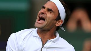 La gioia di Federer sull'amica-erba di Wimbledon.