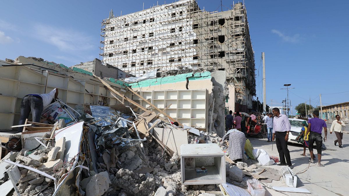 Somali'de otele intihar saldırısı: En az 26 kişi hayatını kaybetti