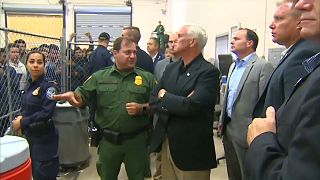 US-Vize Mike Pence besichtigt Internierungslager