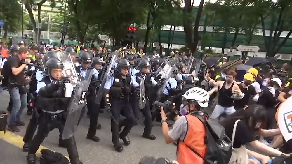 Hong Kong : nouveaux heurts entre la police et des manifestants