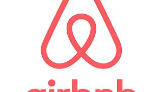 Στην «τσιμπίδα» της ΑΑΔΕ 20.000 ακίνητα Airbnb
