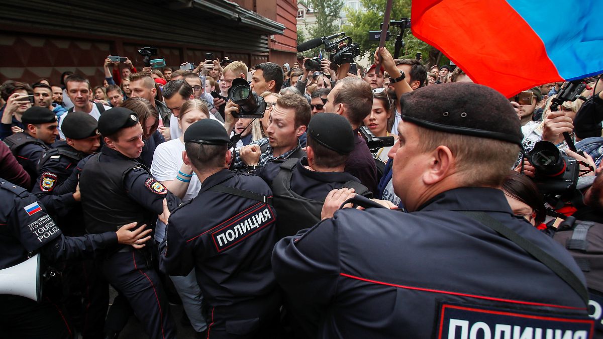 Более 25 человек задержаны при разгоне акции протеста у Мосгоризбиркома