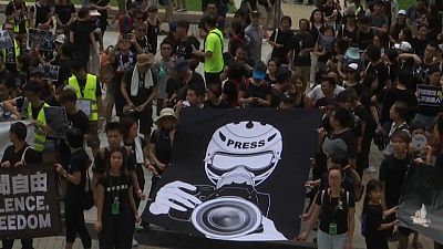 Hong Kong: ancora in piazza, oggi per la libertà di stampa