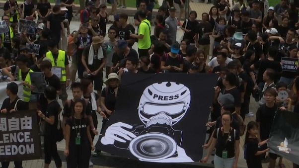 Hong Kong: ancora in piazza, oggi per la libertà di stampa Hong Kong: ancora in piazza, oggi per la libertà di stampa