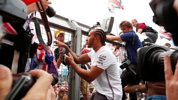 Hamilton triunfa em Silverstone Hamilton triunfa em Silverstone