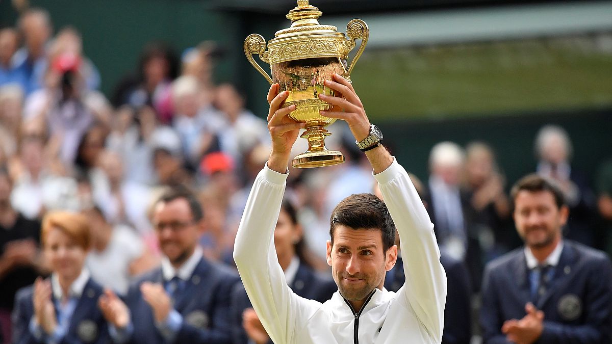 Wimbledon 2019 Tenis Turnuvası'nda Roger Federer'i 3-2 yenen Novak Djokovic şampiyon oldu