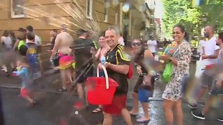 شاهد: مهرجان فاليكاس السنوي للمياه في مدريد
