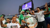 الجزایر با هواپیمای نظامی به بازی فینال تماشاچی می‌فرستد