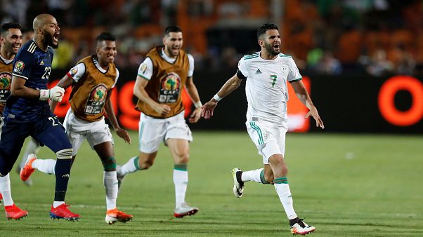 Mahrez'den Cezayir'e karşı Nijerya'yı destekleyen aşırı sağcı Fransız vekile: Golüm senin içindi Mahrez'den Cezayir'e karşı Nijerya'yı destekleyen aşırı sağcı Fransız vekile: Golüm senin içindi