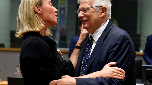 Iran, Bruxelles prende tempo: "Accordo sul nucleare in cattiva salute ma ancora vivo" Iran, Bruxelles prende tempo: "Accordo sul nucleare in cattiva salute ma ancora vivo"