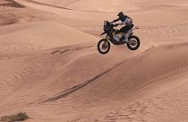 La novena etapa del Silk Way Rally atraviesa las espectaculares dunas de arena del desierto del Gobi