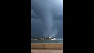 شاهد: شاهقة مائية تتشكل قبالة سواحل جزيرة كورسيكا الفرنسية