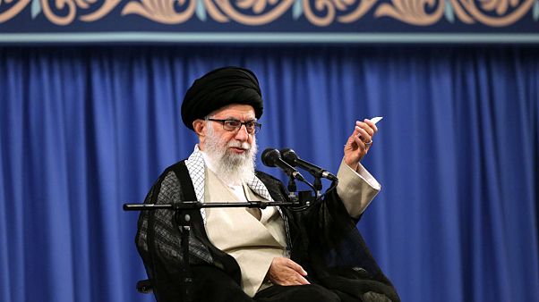 رهبر ایران خطاب به اروپاییها: خُب پُرروها! شما که به تعهدتان عمل نکردید رهبر ایران خطاب به اروپاییها: خُب پُرروها! شما که به تعهدتان عمل نکردید