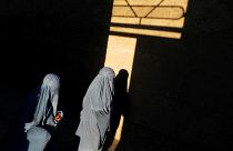 Polícia fecha os olhos a probição de burqas na Holanda