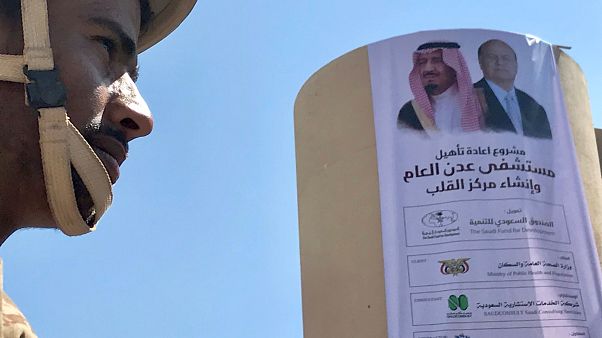 الحوثيون يقولون إنهم استهدفوا مطار جازان السعودي وقوات التحالف تعلن اعتراض 3 طائرات مسيرة الحوثيون يقولون إنهم استهدفوا مطار جازان السعودي وقوات التحالف تعلن اعتراض 3 طائرات مسيرة
