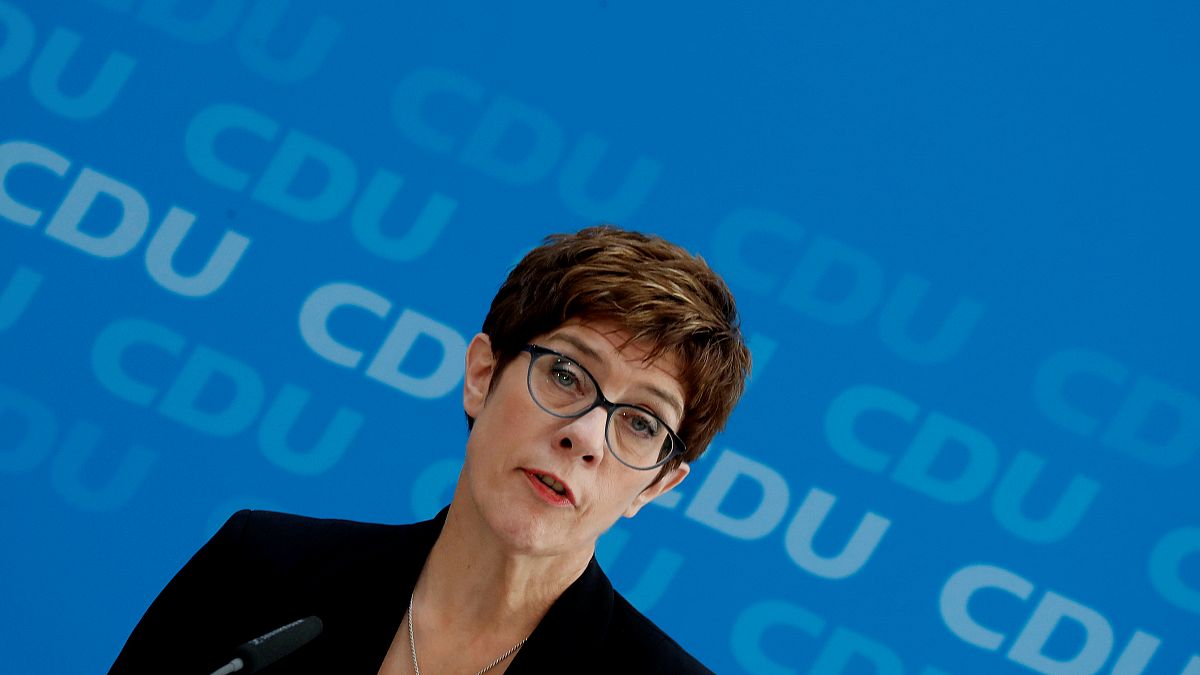 Γερμανία: Και πάλι «άρωμα γυναίκας» στο υπουργείο Άμυνας!
