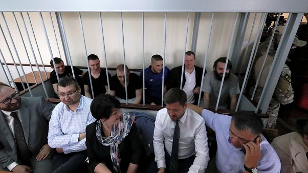 Суд продлил арест 6 из 24 украинских моряков, задержанных в Керченском проливе Суд продлил арест 6 из 24 украинских моряков, задержанных в Керченском проливе