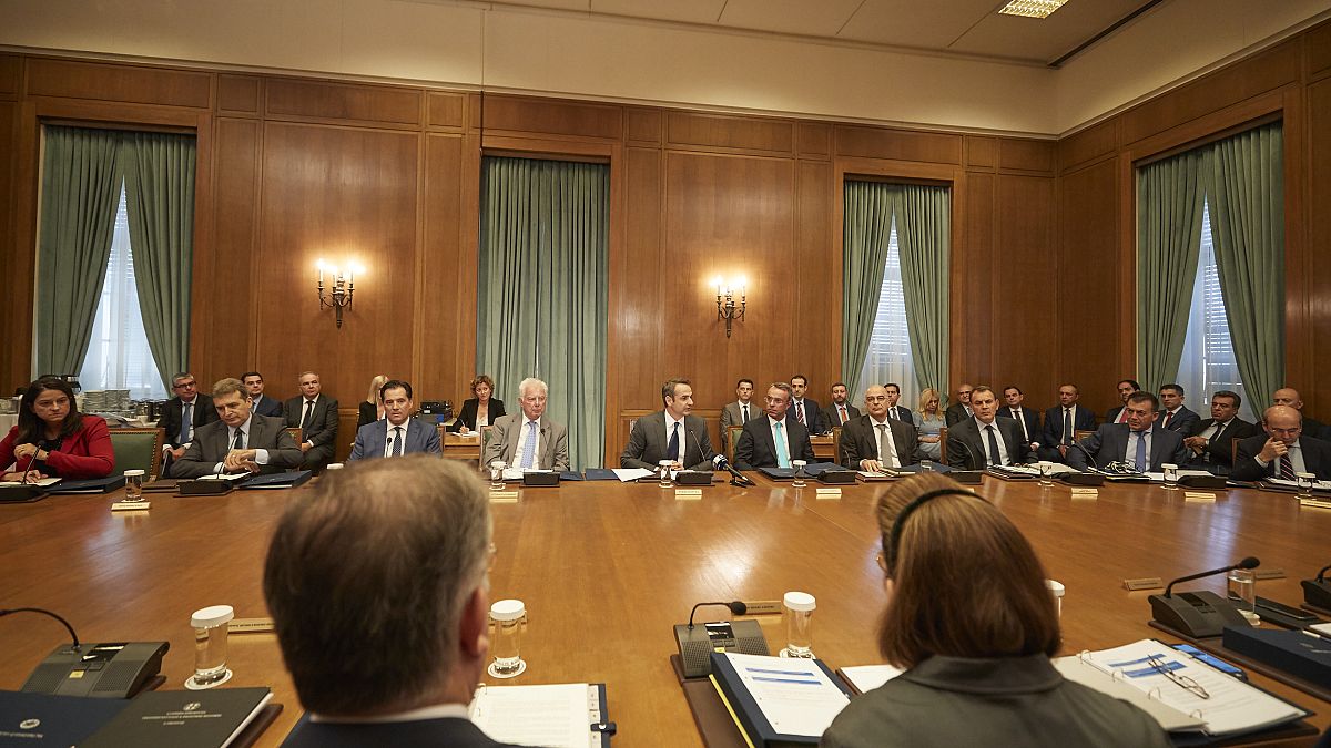 Ο πρωθυπουργός Κυριάκος Μητσοτάκης στο πρώτο υπουργικό συμβούλιο
