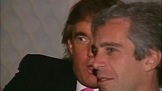 شاهد: فيديو من العام 1992 يجمع ترامب برجل أعمال متهم بجرائم جنسية