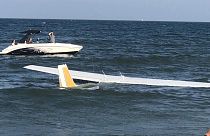 شاهد: هبوط إضطراي لطائرة صغيرة على شاطئ في ماريلاند