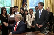 Trump megkérdezte Nadia Muradtól, hogy miért kapott Nobel-díjat