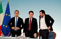 نخست وزیر ایتالیا به همراه دو معاونش سالوینی و دی مایو