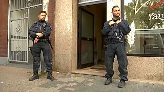 الشرطة الألمانية خلال حملة مداهمة