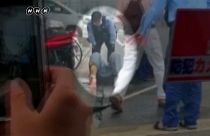 شاهد: لحظة اعتقال المشتبه به بإضرام النار باستديو للرسوم المتحركة في اليابان