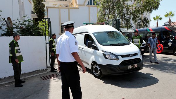 3 متطوعات بلجيكيات يغادرن المغرب بعد تهديدهن بالقتل بسبب ارتدائهن ملابس قصيرة 3 متطوعات بلجيكيات يغادرن المغرب بعد تهديدهن بالقتل بسبب ارتدائهن ملابس قصيرة