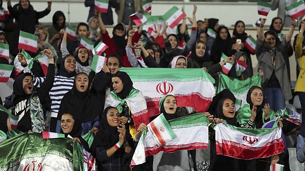 حضور تماشاگران زن در دیدار دوستانه ایران و بولیوی حضور تماشاگران زن در دیدار دوستانه ایران و بولیوی