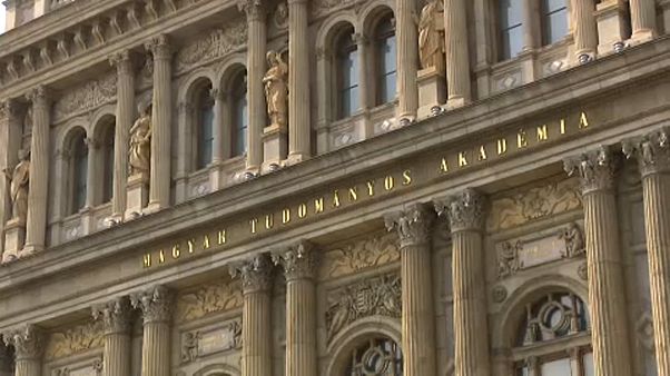 Teljesen másképp értelmezik az érintettek az MTA kutatóhálózatának átalakítását Teljesen másképp értelmezik az érintettek az MTA kutatóhálózatának átalakítását