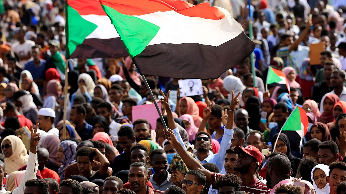 محتجون سودانيون في العاصمة الخرطوم